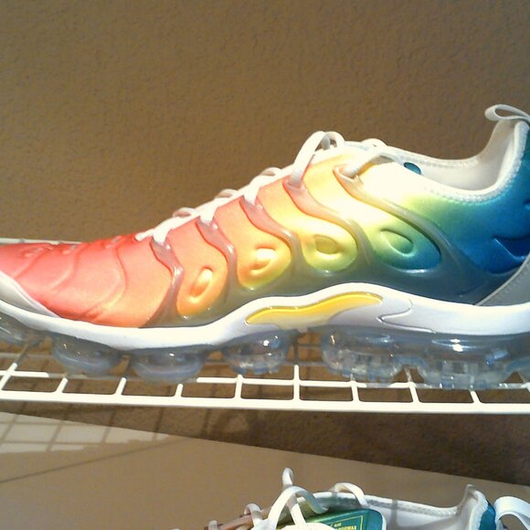 NIKE AIR VAPORMAX PLUS \